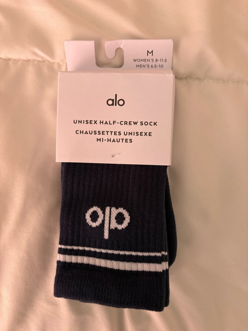 Alo Uni-sexvNavy Performance Crew Socks Size Medium - Picture 3 of 6